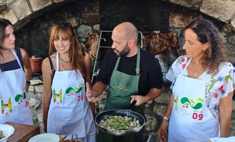 people cooking